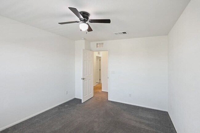 Building Photo - 10589 Sariah Skye Ave