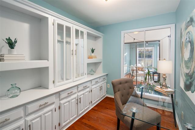 Building Photo - 3528 Pinehurst Dr