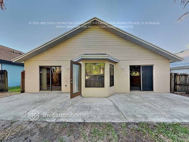 Building Photo - 1453 Hyde Park Dr