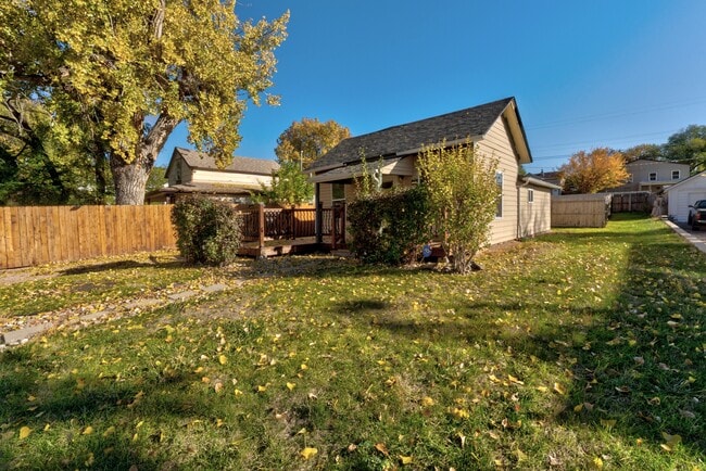 Building Photo - 812 Allen Ave