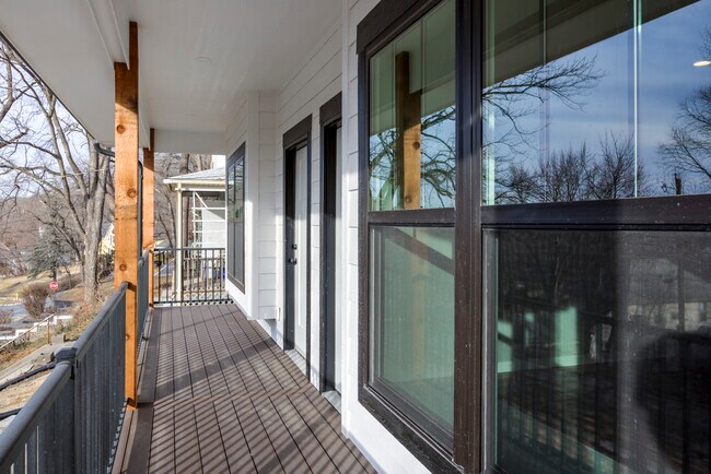 Building Photo - 441 Park Ave