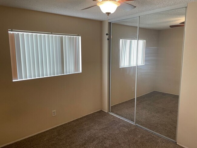 Building Photo - 3 Bed/ 2 Bath Clairemont Mesa