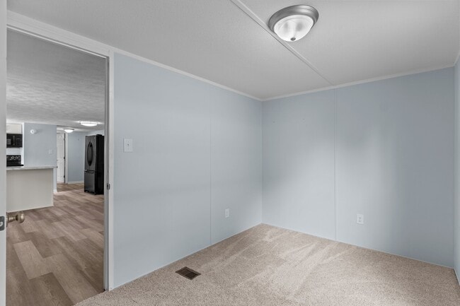 Building Photo - 2061 Center Ct SW