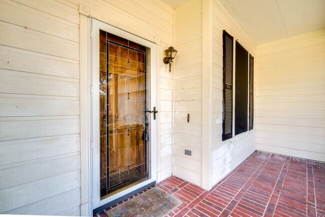 Building Photo - 1907 Glen Eden Ct