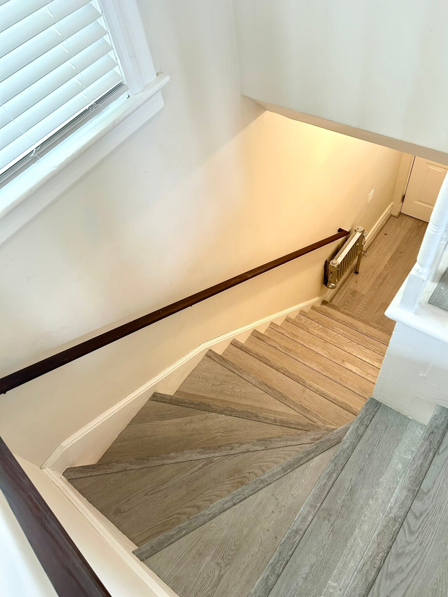 Entrance Hallway Stairs - 10 Devon Ter