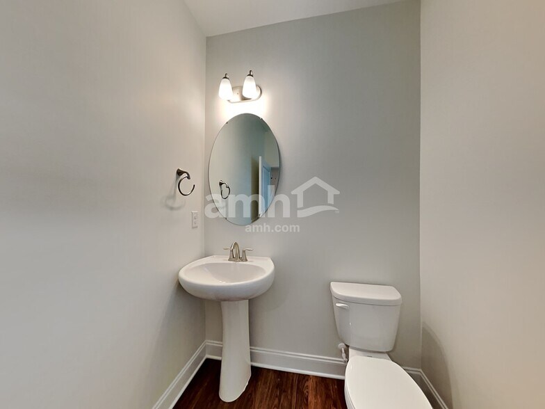 Building Photo - 127 Alaina Ct