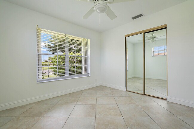 Building Photo - 5241 Breadfruit Cir