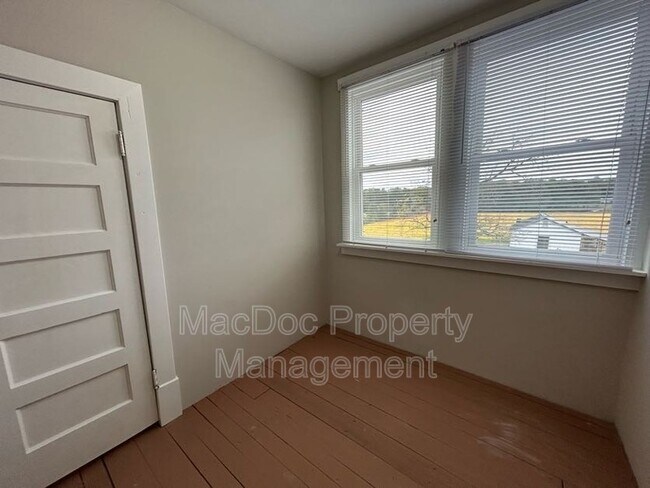 Building Photo - 15471 U.S. Rte 1