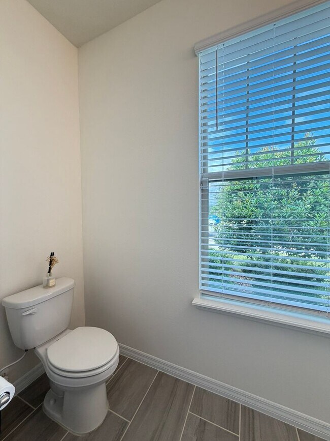 Building Photo - Perfect Home waiting for you! FULLY FURNISHED!