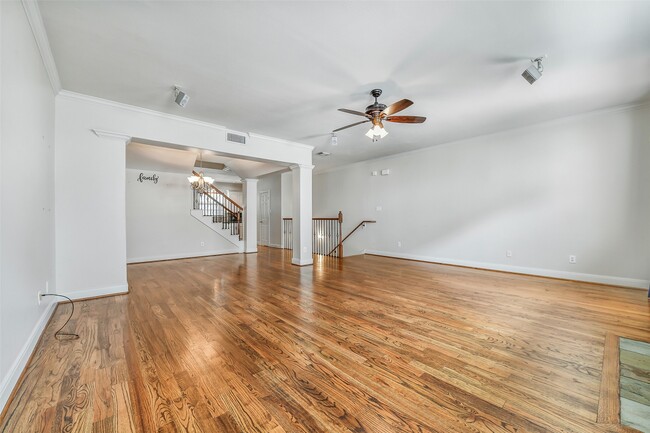 Building Photo - 326 Malone St