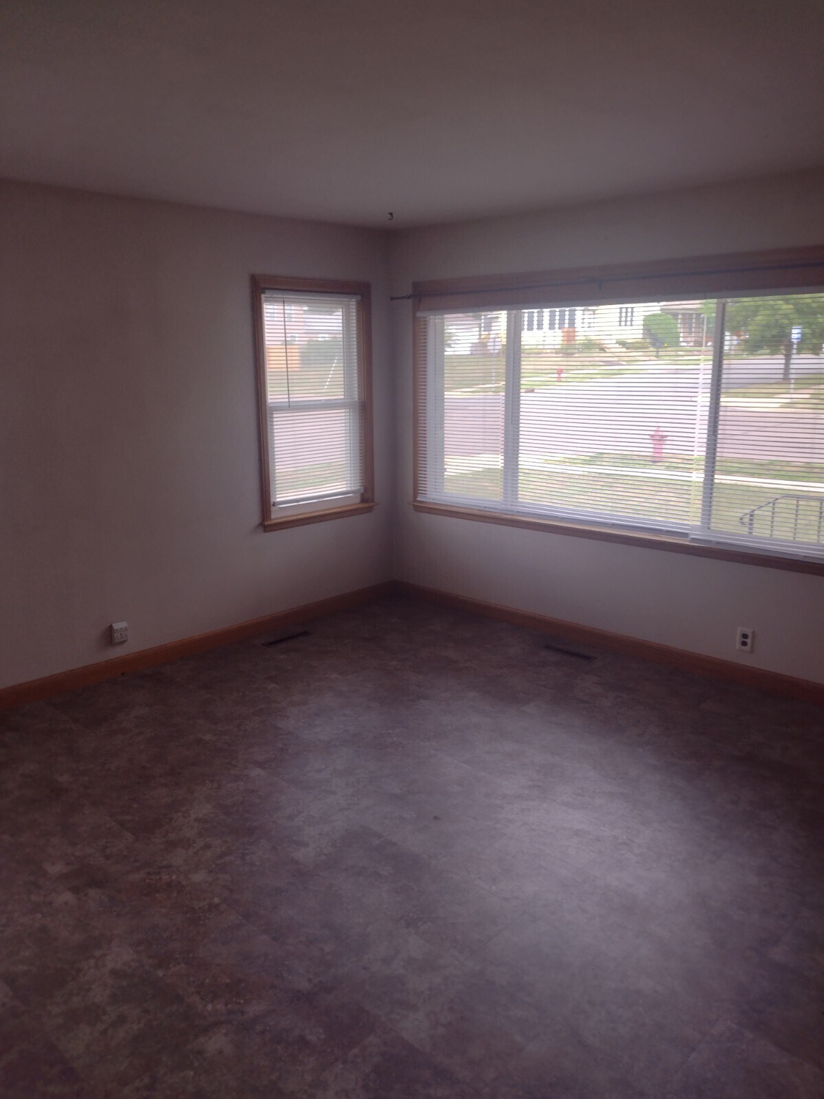 Building Photo - 403 Grove St