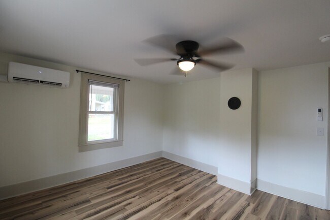 Building Photo - 56 Grindstone Rd
