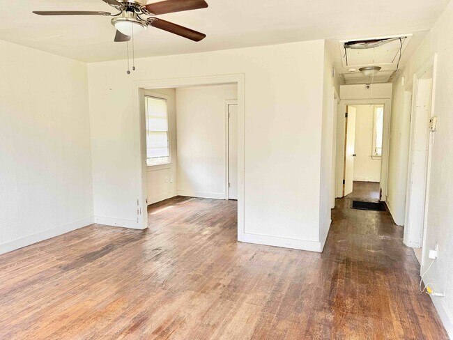 Building Photo - 867 N 39th St