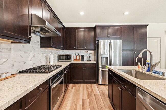 Building Photo - Spacious & Stylish 4 Bed 3 Bath in Chino P...
