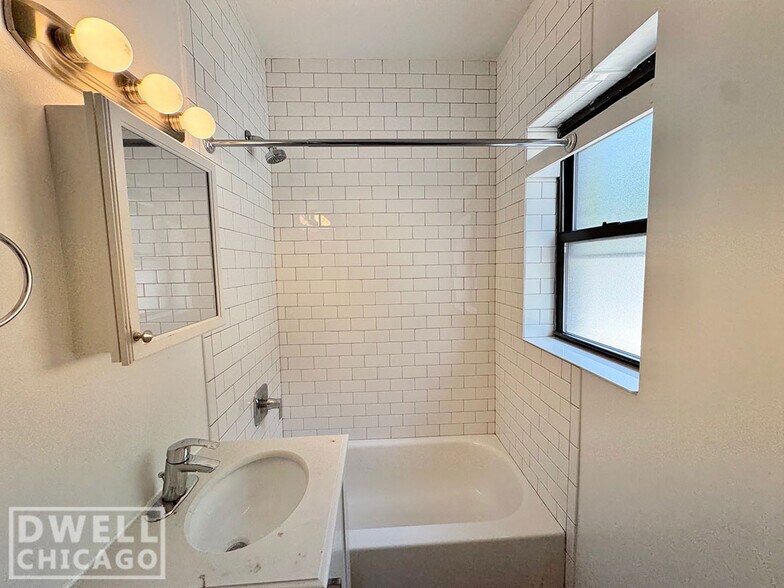 Building Photo - 2639 N Spaulding Ave