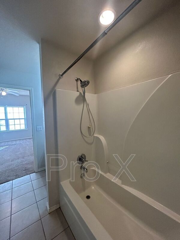 Building Photo - 3005 SW Amberwood Ave