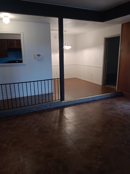 Building Photo - 2746 Meadow Gate Ln