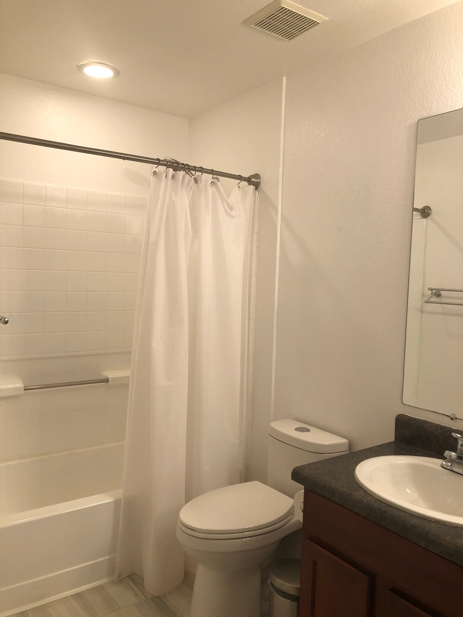 Guest Bath - 3302 N 7th St
