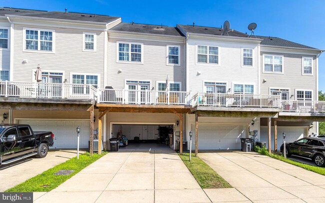 Building Photo - 2607 River Basin Ln