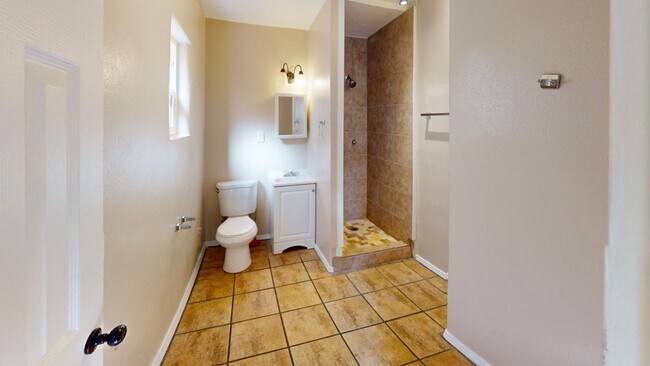 Building Photo - 1450 Cerrillos Rd