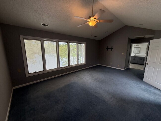 Building Photo - Carolina Lakes