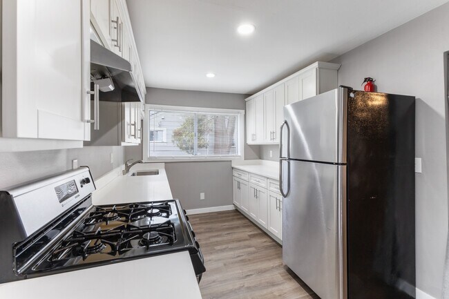 Building Photo - Modern 2-Bed Apartment in Heart of Tacoma