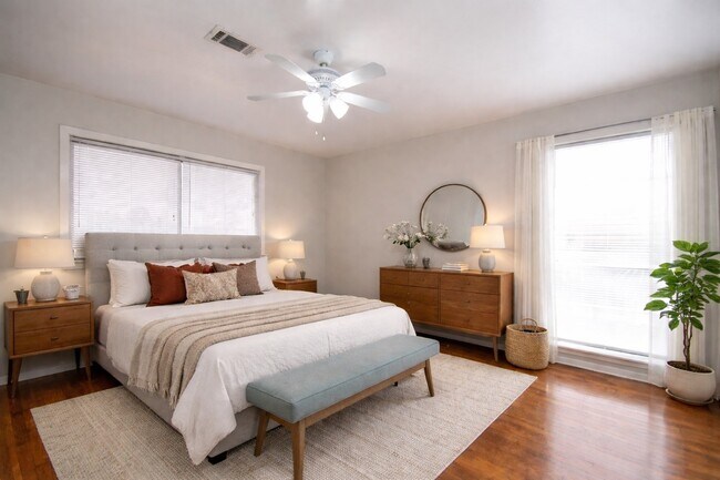 Building Photo - 2619 Soway St