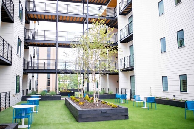 Building Photo - The Wright House