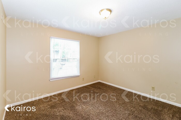 Building Photo - 5824 Tam Oshanter Ave