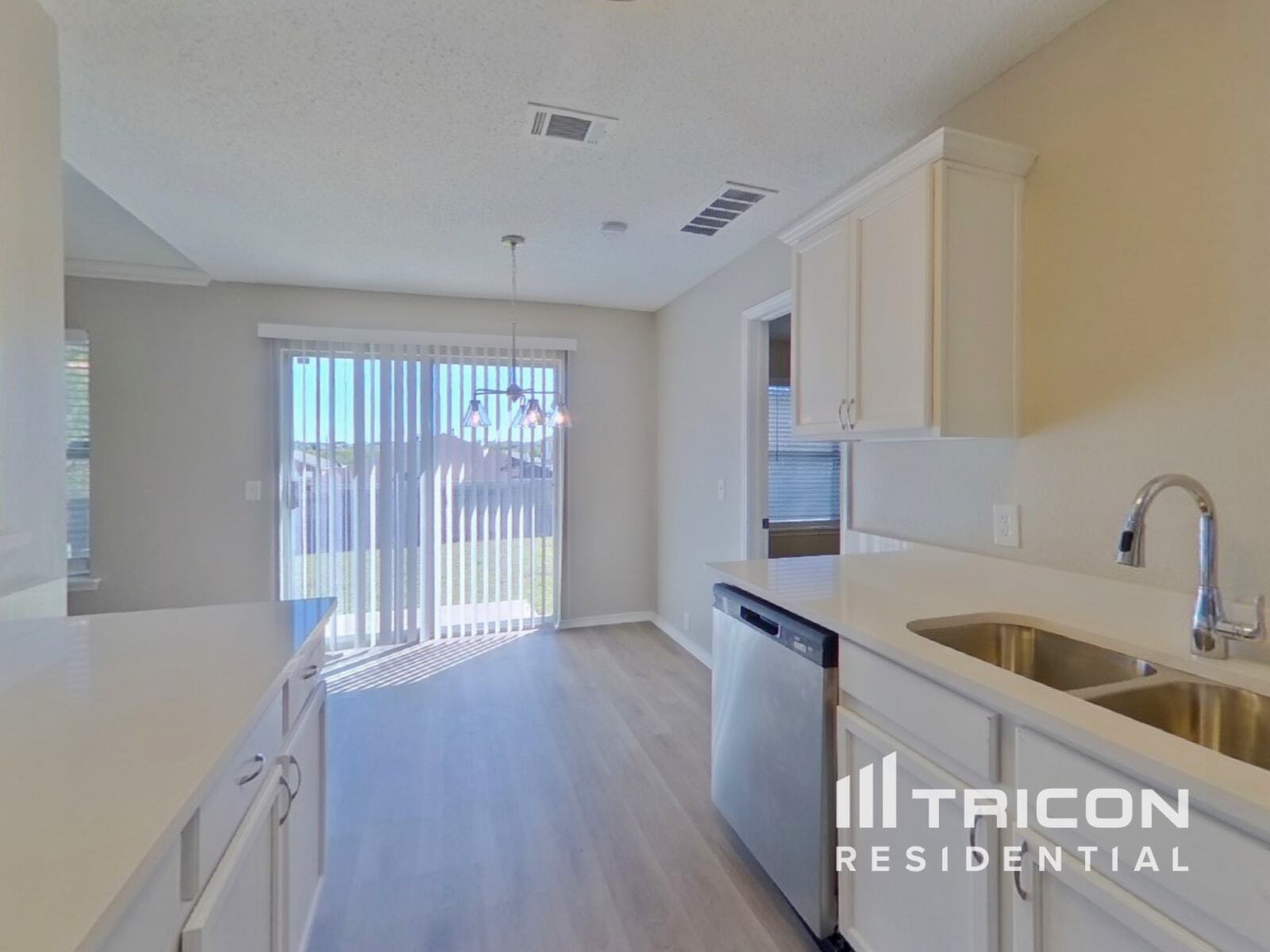 Building Photo - 1310 Cloyne Dr