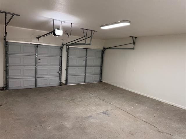 Building Photo - 2500 Rolling Hills Dr