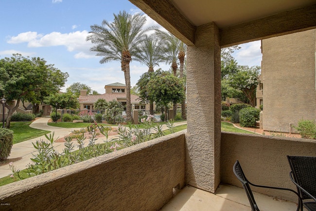 Building Photo - 3830 E Lakewood Parkway East