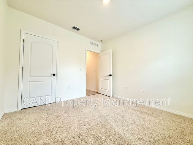 Building Photo - 245 Carabelle Ct