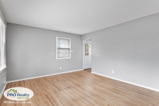 Building Photo - 431 Egret Blvd NW