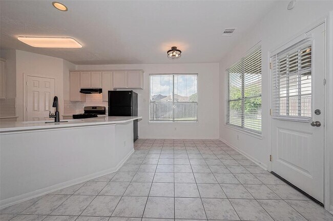 Building Photo - 15603 Mustang Island Dr