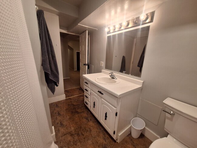 Building Photo - Large 3 Bedroom Open July 1st!