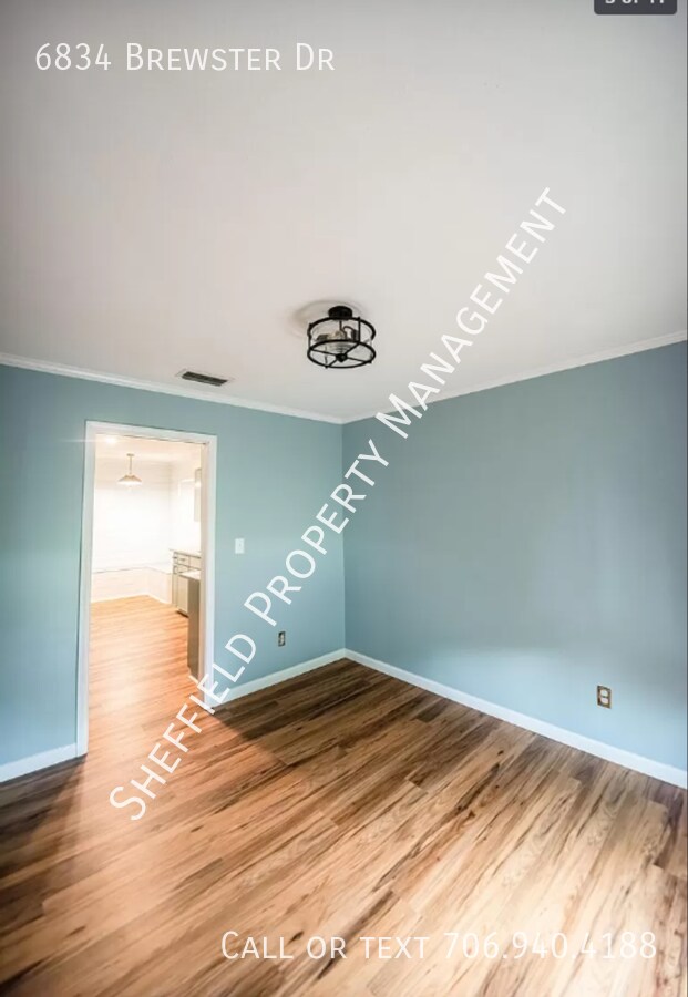 Building Photo - Beautiful home available today!
