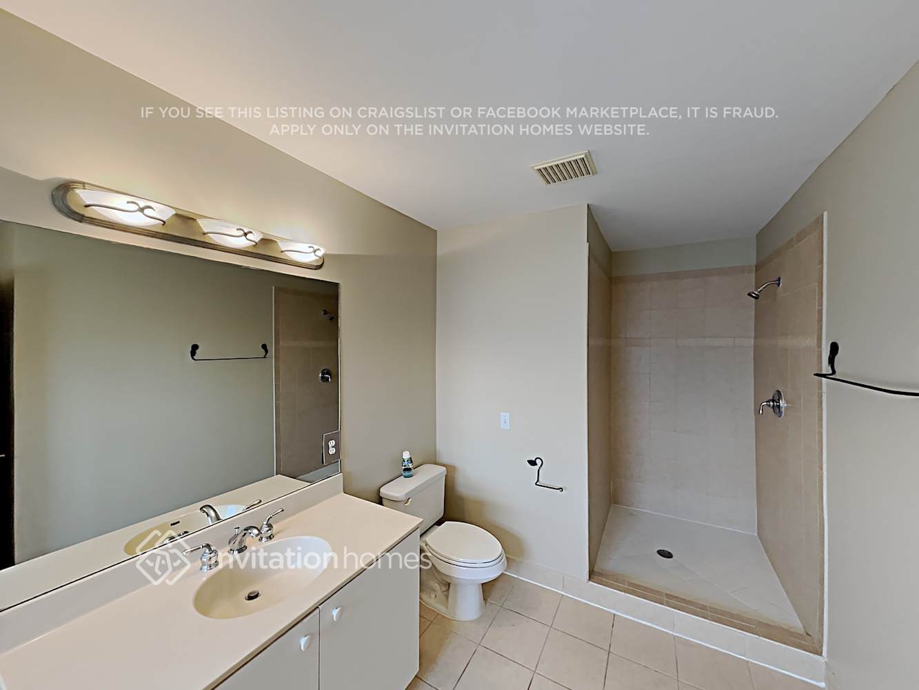 Building Photo - 7563 NW 70th Ave