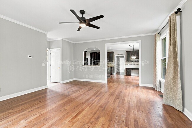 Building Photo - 6725 Ridgefield Dr