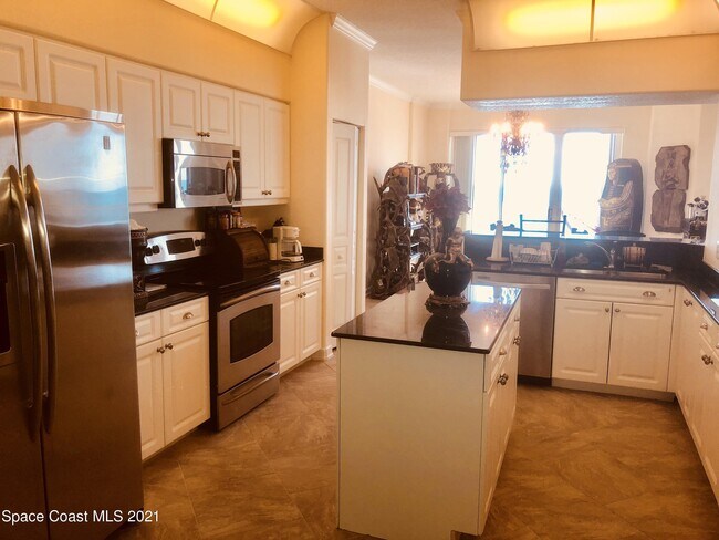 Building Photo - 2075 Jimmy Buffett Mem Hwy