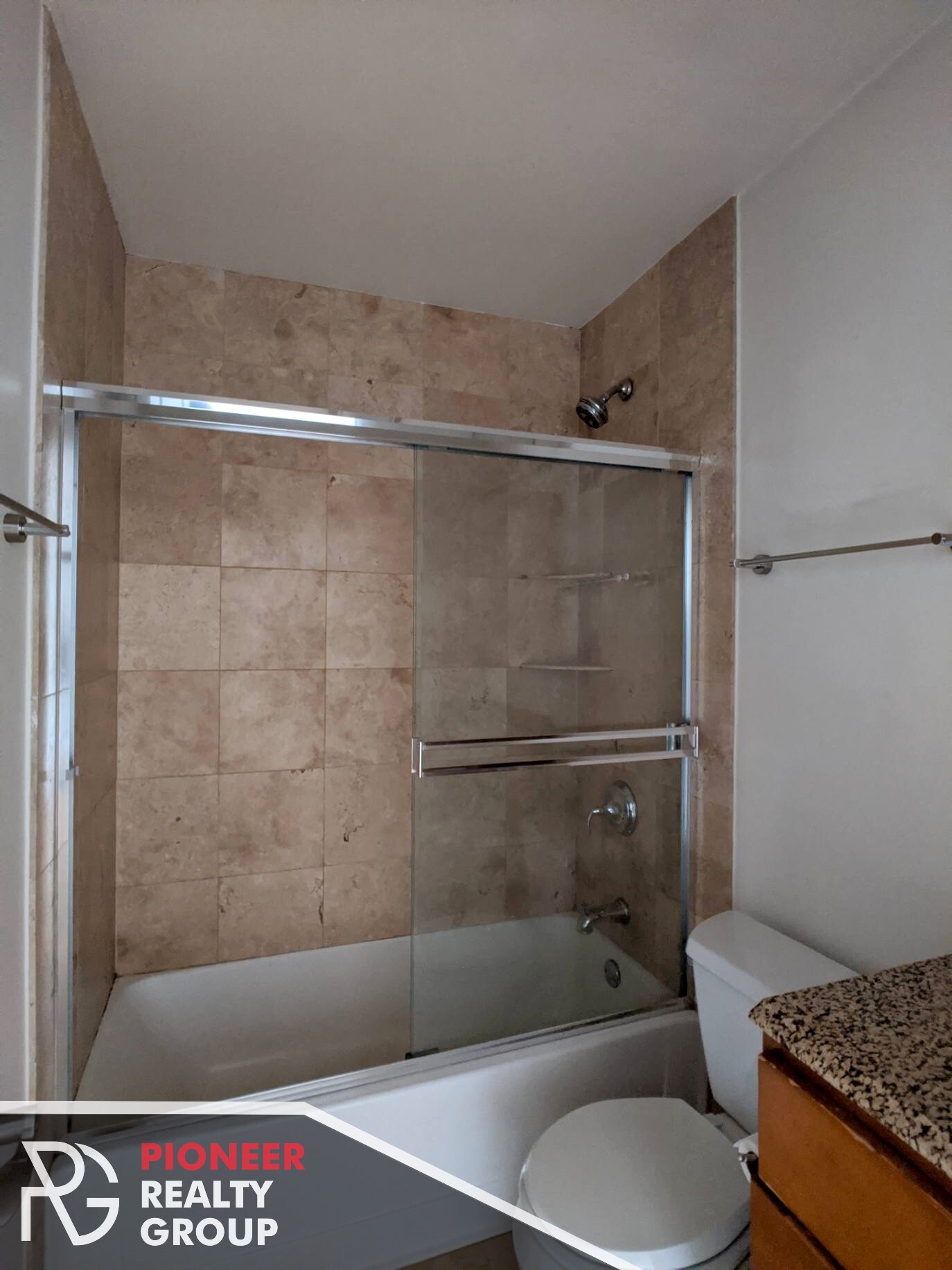 Building Photo - 618 W Wrightwood Ave