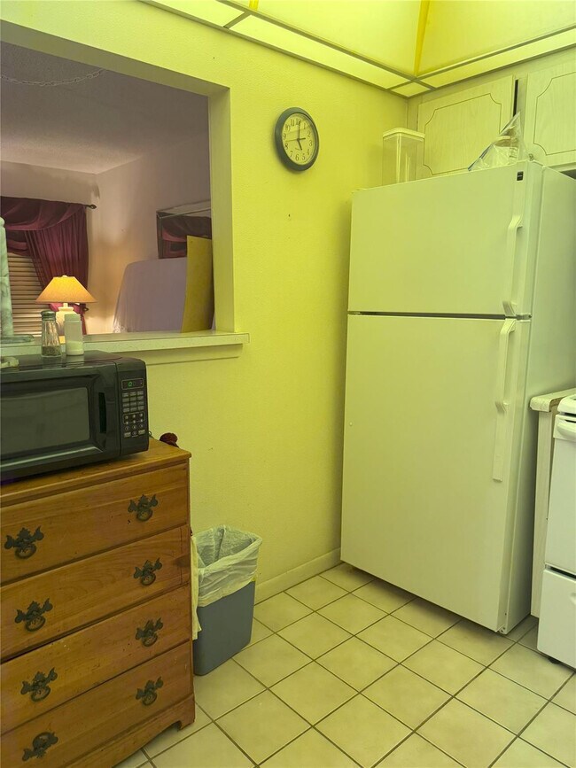 Building Photo - 340 Horizon W