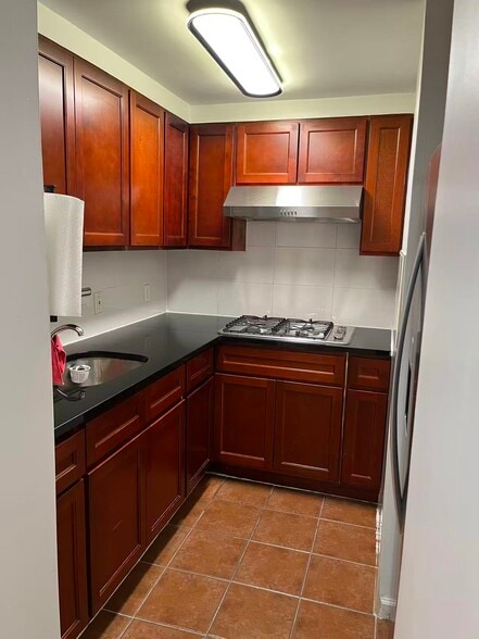 Kitchen - 167 Sands St