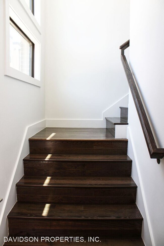 Building Photo - 3 br, 3.5 bath House - 318 W Grayson St #505