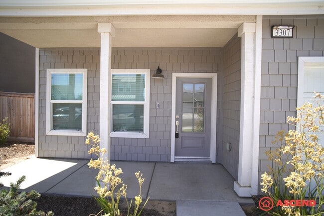 Building Photo - 4 Bedroom House in Gossamer Grove!