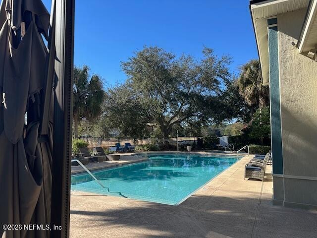 Building Photo - 13700 Richmond Park Dr N