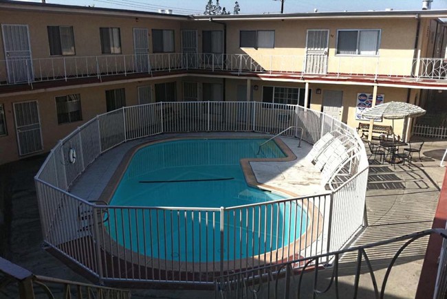 Pool - Stone Arbor on Benedict Apartments