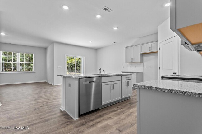 Building Photo - 284 Roberts Pl