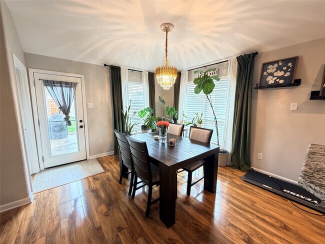 Building Photo - 1807 Emerson Ridge Dr