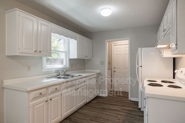 Building Photo - 107 Winthrop Ct